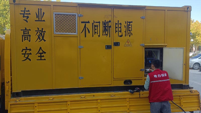 鹿邑柴油发电机组和UPS电源配合使用时，如何避免切换过程中的电力中断？